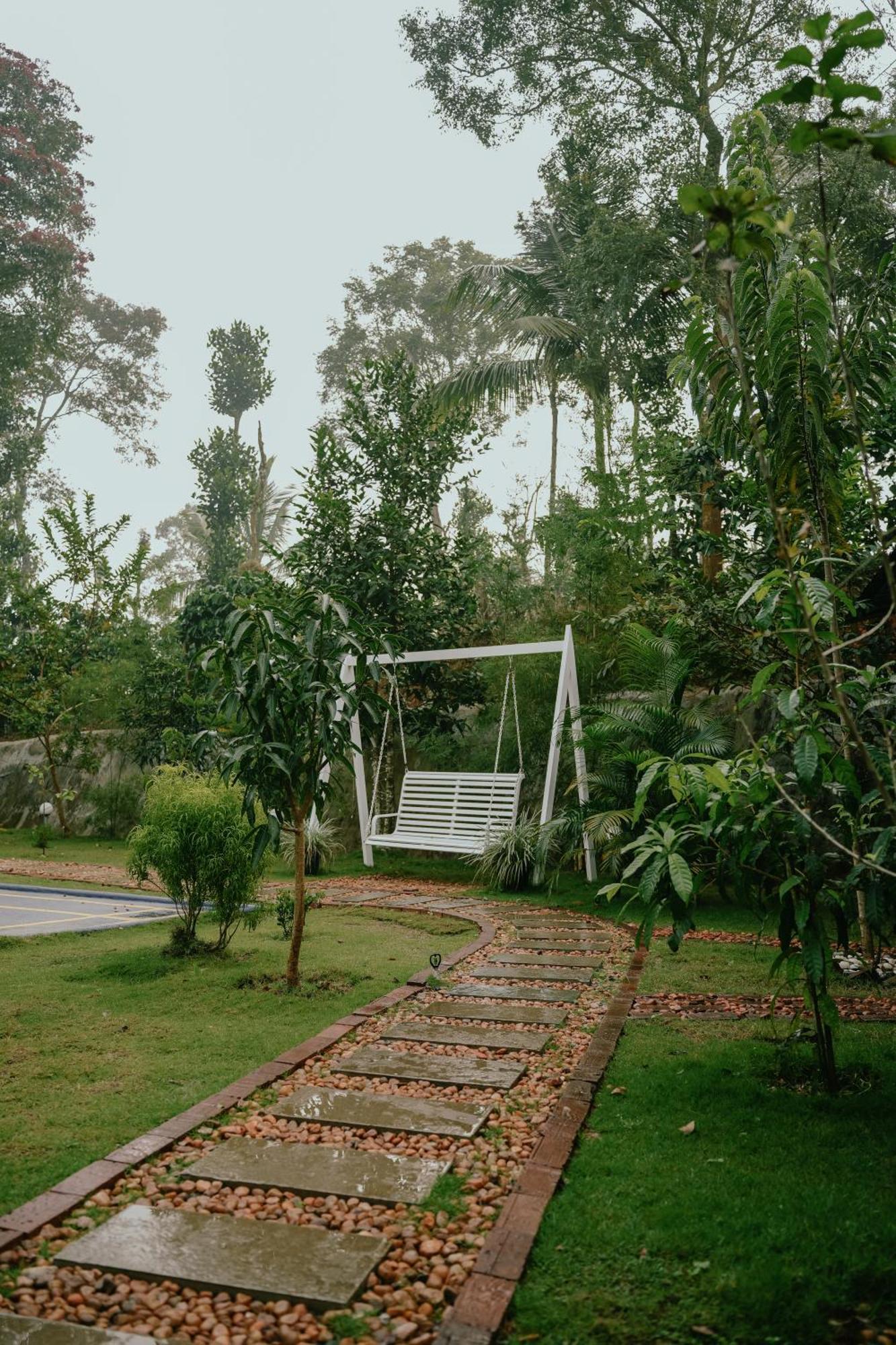 Haze Woods Resort Vaduvanchal Ngoại thất bức ảnh