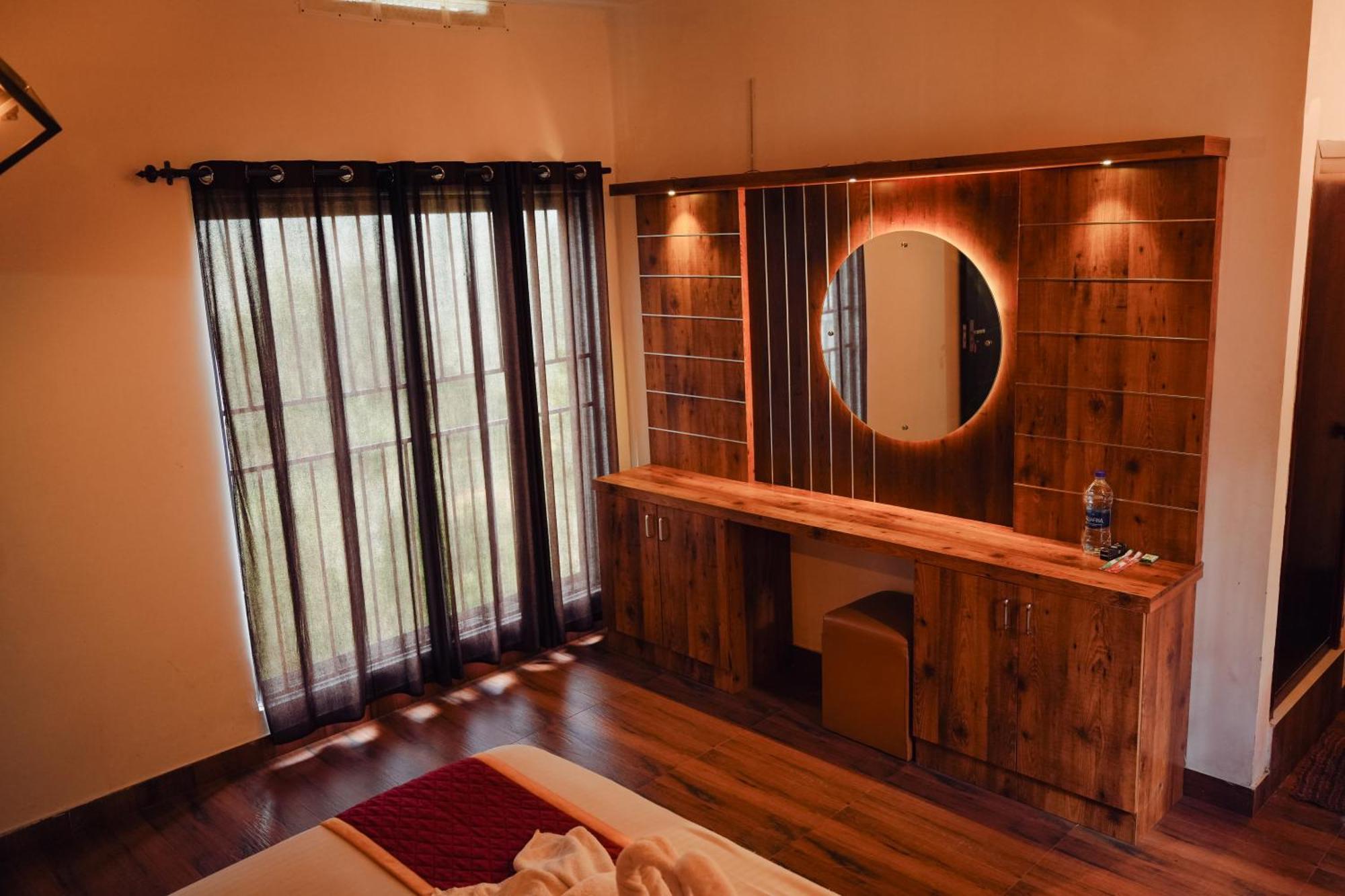 Haze Woods Resort Vaduvanchal Ngoại thất bức ảnh